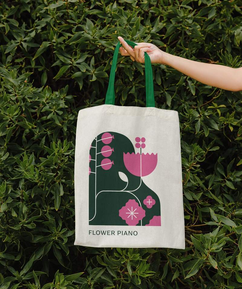 06a Flower Piano Tote